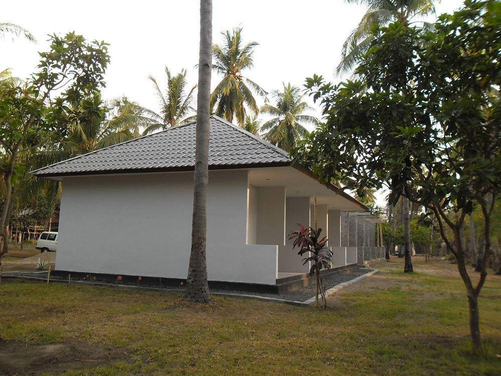 Gondang Beach Hotel Gili Trawangan Buitenkant foto