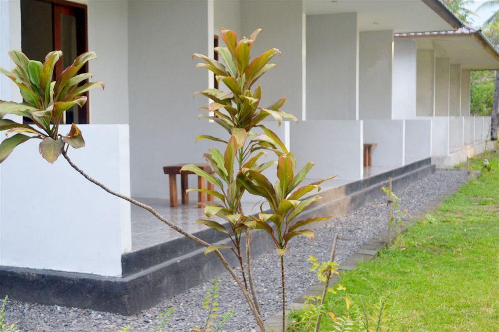 Gondang Beach Hotel Gili Trawangan Buitenkant foto