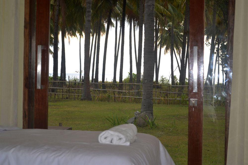 Gondang Beach Hotel Gili Trawangan Buitenkant foto