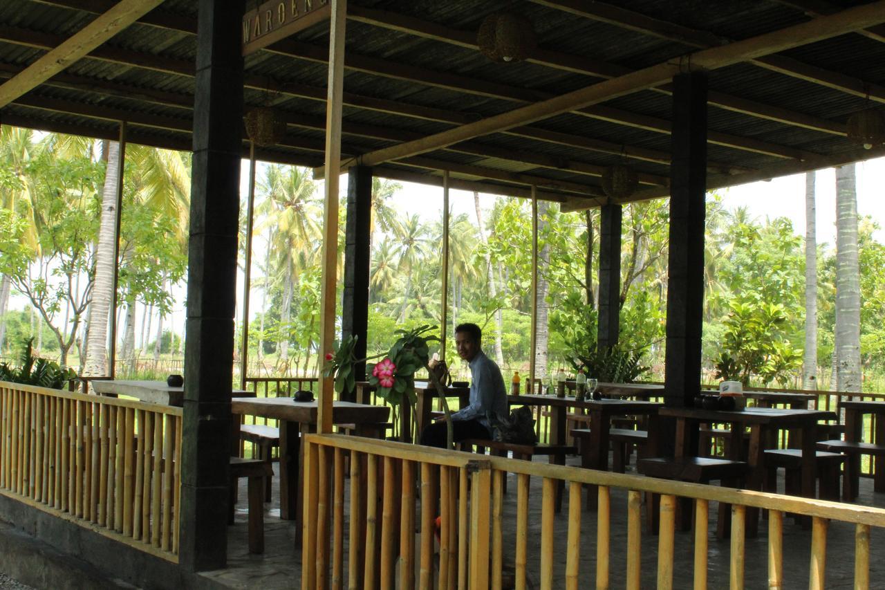 Gondang Beach Hotel Gili Trawangan Buitenkant foto