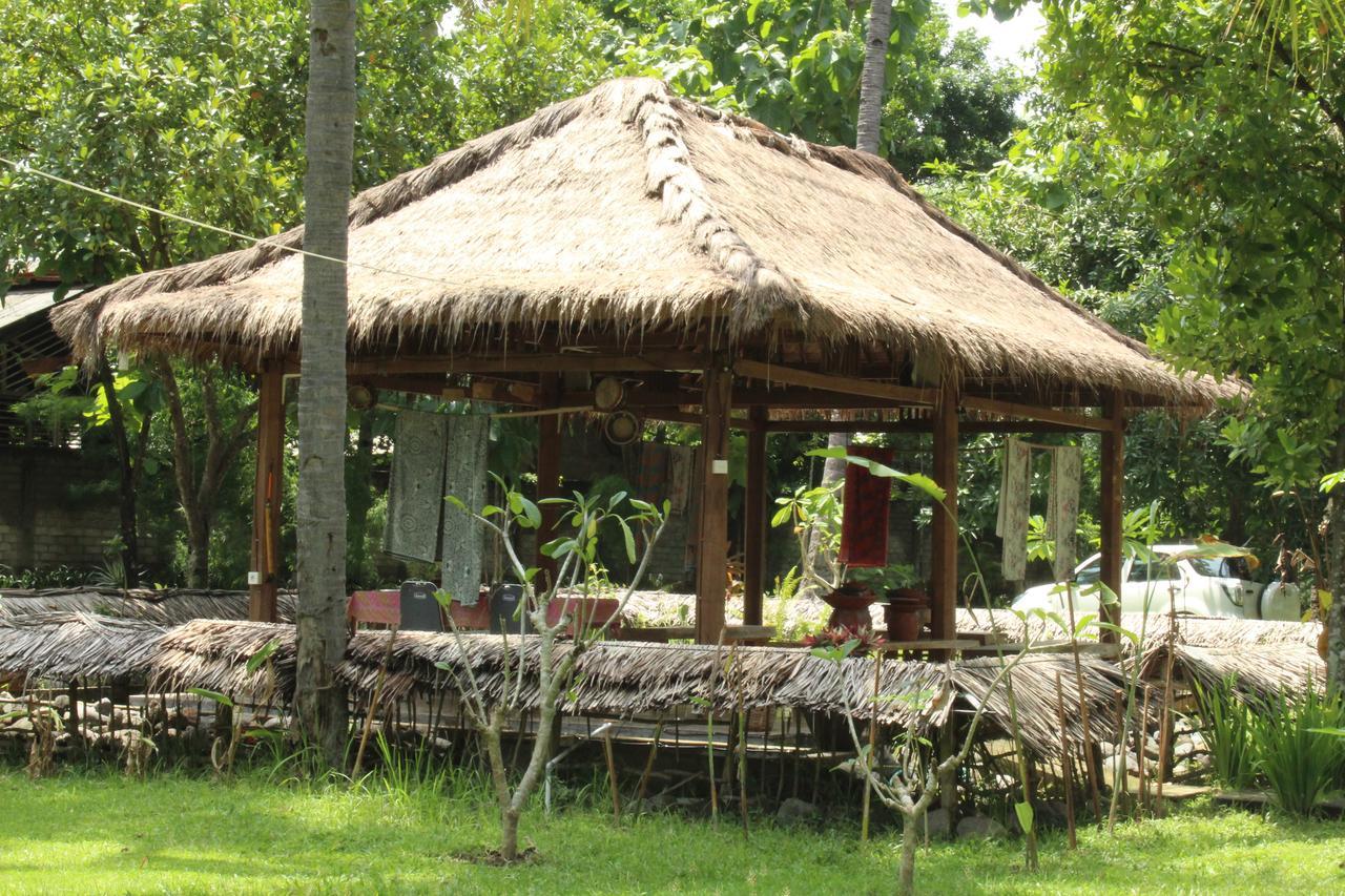 Gondang Beach Hotel Gili Trawangan Buitenkant foto